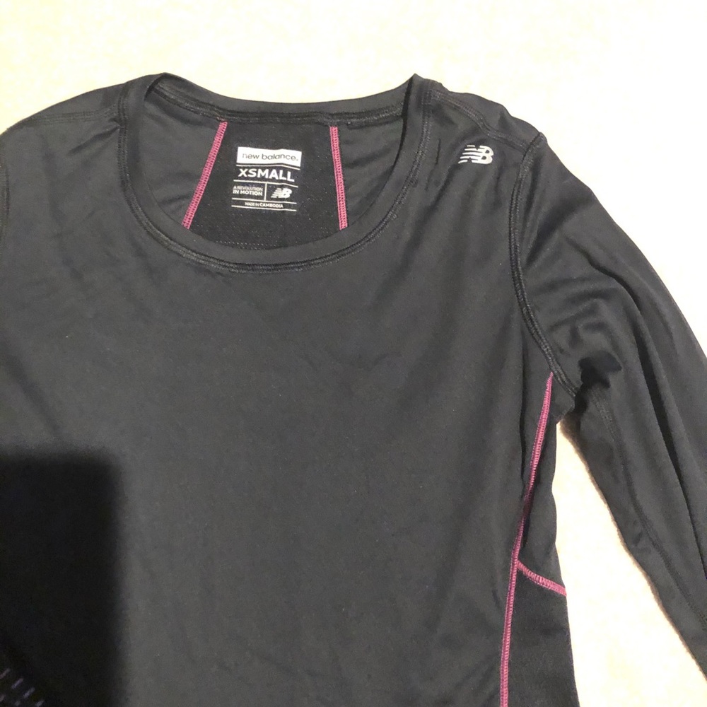 New Balance workout top - Picture 3 of 7
